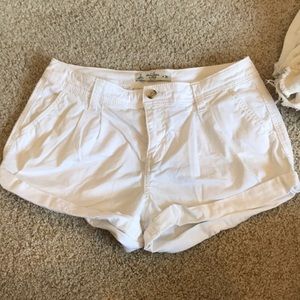 Abercrombie & Fitch White Shorts!